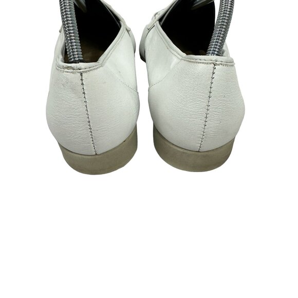 Cobbie Cuddlers Womens White Leather Woven Slip On Loafers Size M Comfort Flat - Picture 5 of 11